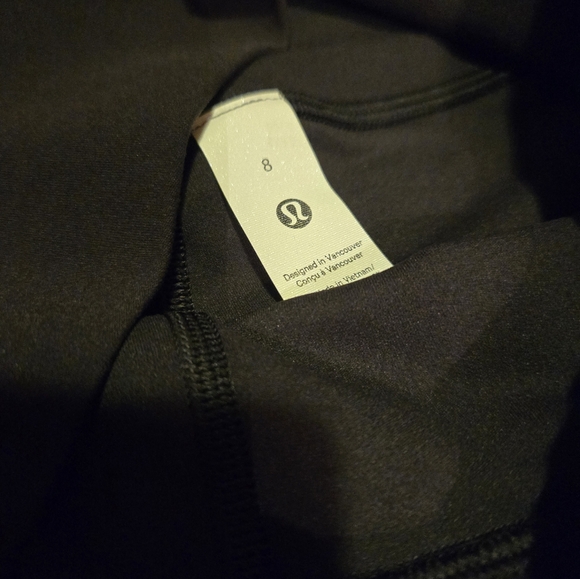 Lululemon Black Align Women's Shorts - Picture 3 of 4